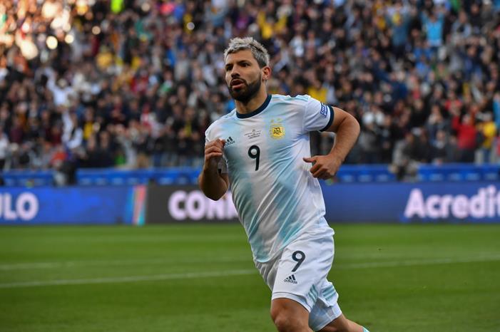 اغويرو يستعد للمشاركة في مونديال قطر 2022 D-0N0tLWkAYxHtv