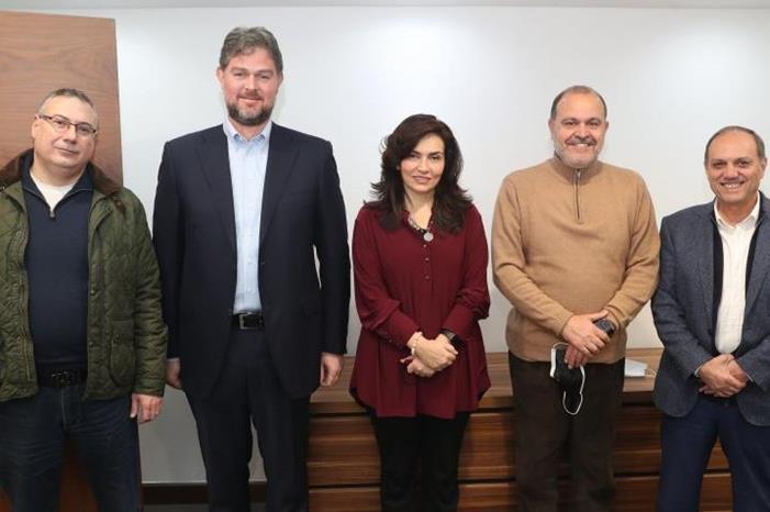 cd7ed684716fc926c730c2efef5f1d35_718_520_t_t_f