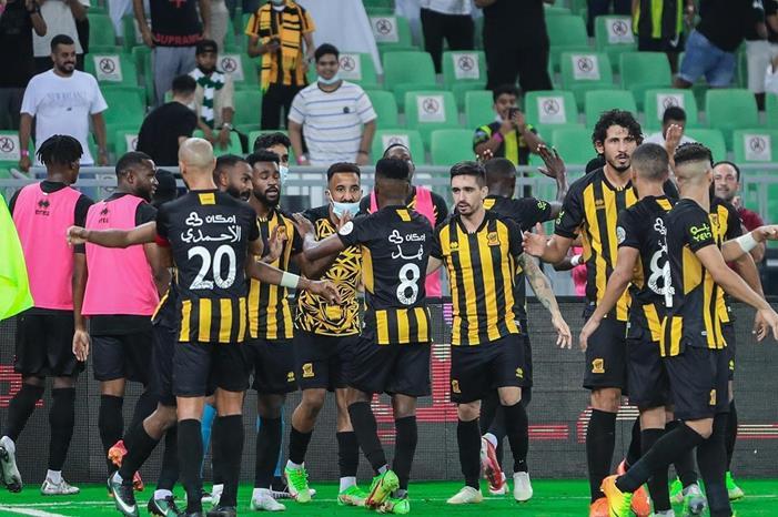 الشمراني ينسى أحزانه لعيون الاتحاد n58nS