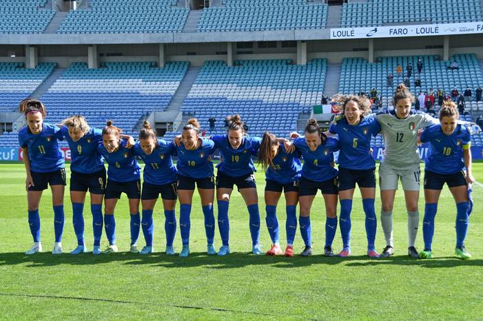 صور : إيطاليا تواجه السويد في نهائي كأس الغارفي interna-inno