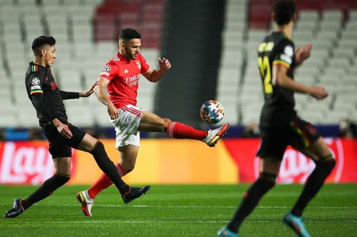 121345-بنفيكا-ضد-أياكس-(1)