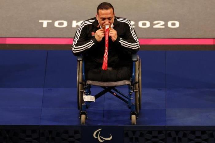 2d4c7d05acd3c1c1319ffdff24b1da34_718_520_t_t_f