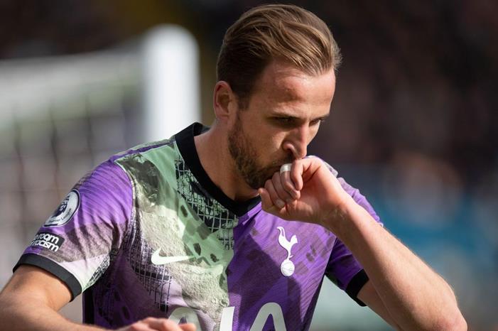 توتنهام يسحق ليدز يونايتد برباعية نظيفة في البريميرلييج skysports-harry-kane-tottenham_5687107