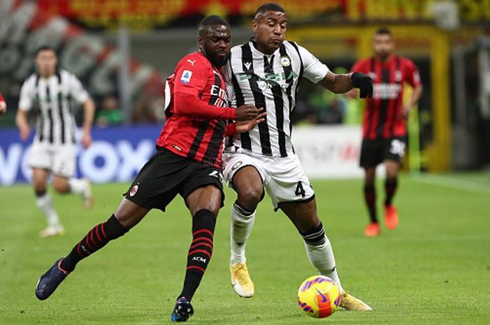 قرار حاسم بشأن حكم مباراة ميلان وأودينيزي skysports-ac-milan-udinese_5686666