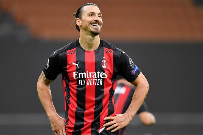 2020-10-29T194020Z_799318318_RC2JSJ9BB6PO_RTRMADP_3_HEALTH-CORONAVIRUS-SOCCER-ITALY