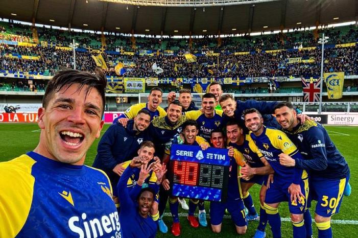 هاتريك سيميوني يقود هيلاس فيرونا لتخطي فينيسيا IMG_٢٠٢٢٠٢٢٧_٢٣١٧٢٦