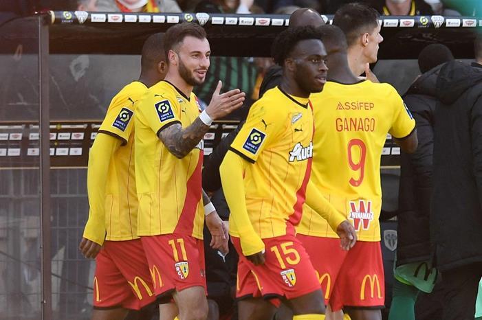 لانس يعود الى سكة الانتصارات وسقوط لبريست امام لوريان 727