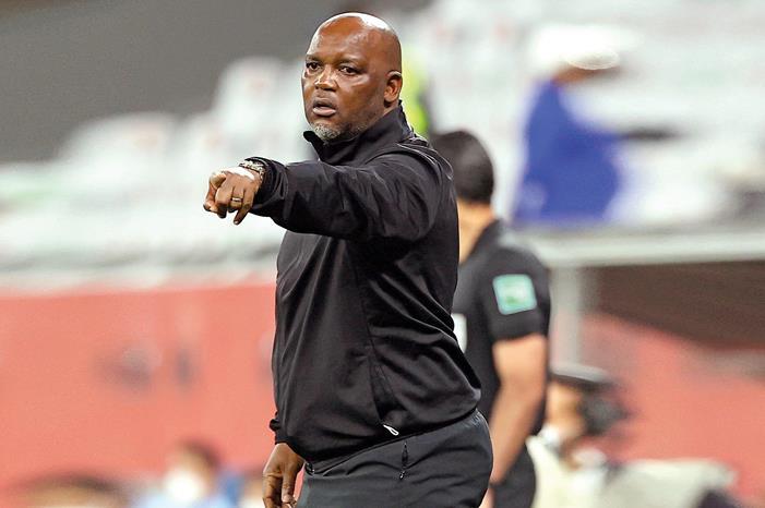 طبيب الأهلي يكشف آخر تطورات موقف موسيماني موسيماني