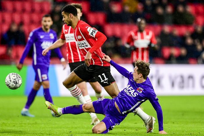 ألكمار يحرم آيندهوفن من صدارة الدوري الهولندي eredivisie-psv-fbl-ned-eredivisie-eindhoven-alkmaar-scaled