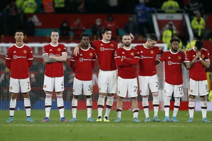 مانشستر يونايتد الخاسر الأكبر في سوق الانتقالات بالعقد الأخير united