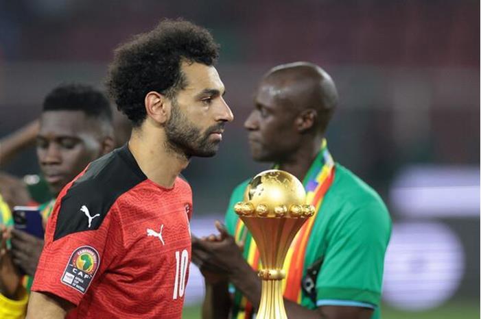 على متن طائرة خاصة.. صلاح يغادر الكاميرون 6200cc764c59b7667a4d7006