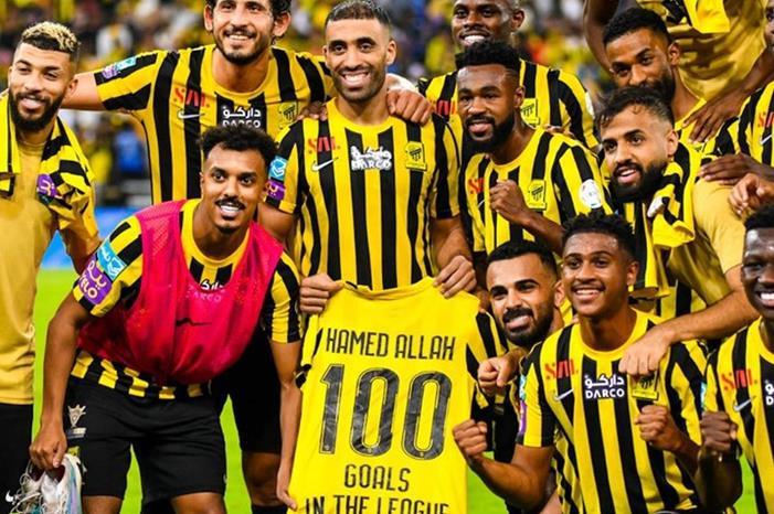 حمد الله ينضم لنادي المئة بالدوري السعودي image