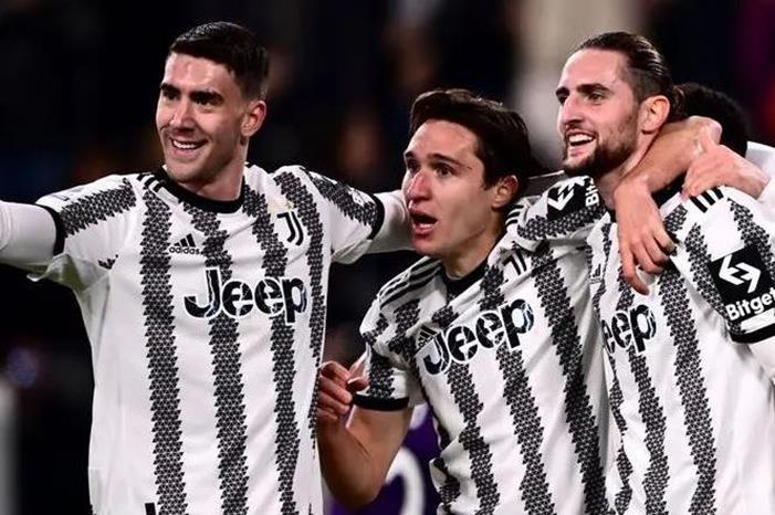 يوفنتوس يتخطى فيورنتينا بصعوبة بالكالتشيو 3