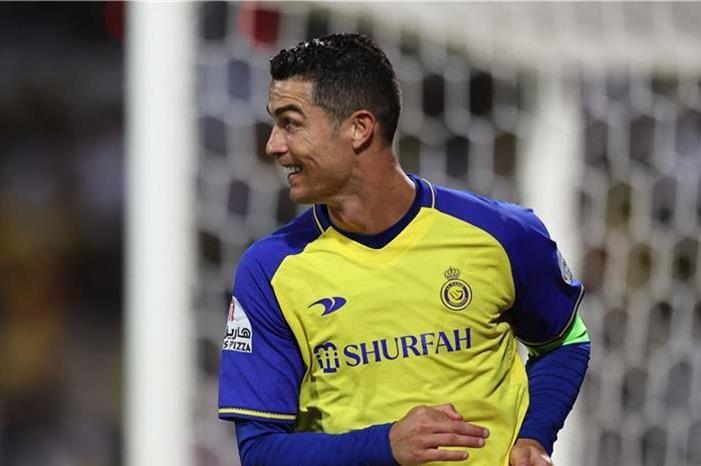 نجم اتحاد جدة يخطف جائزة فردية من رونالدو afp_20230209_20230209-afp_338w6rf_afp