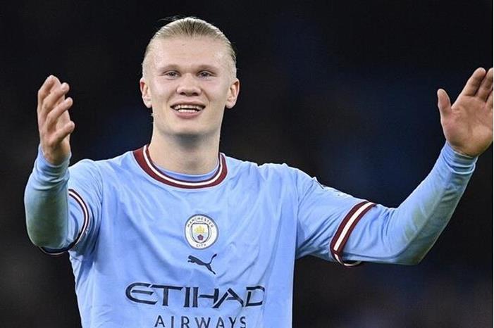 هالاند: هدفي هو الفوز بالألقاب.. ووظيفتي أن أضع الكرة في الشباك 63ecfe084236047321326325