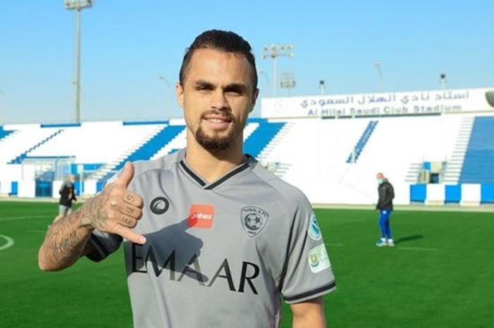 نادي الهلال يحدد شرط السماح برحيل البرازيلي ميشيل ll