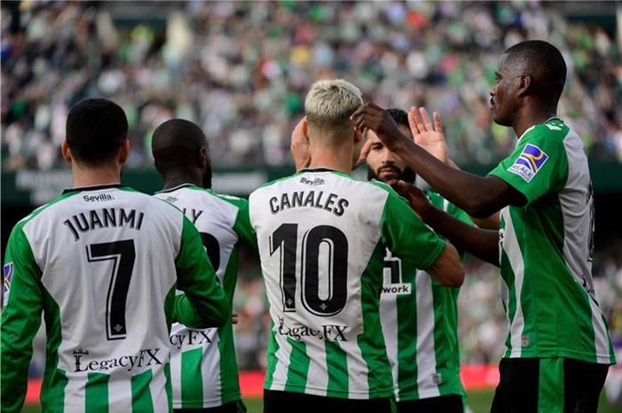 ريال بيتيس يتخطى بلد الوليد بالليغا 2188289_1676740934