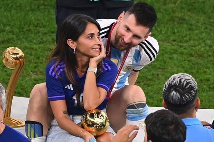 زوجة ميسي تحيي آمال جماهير برشلونة بصورة وفيديو 63f5af71423604180b6416c0