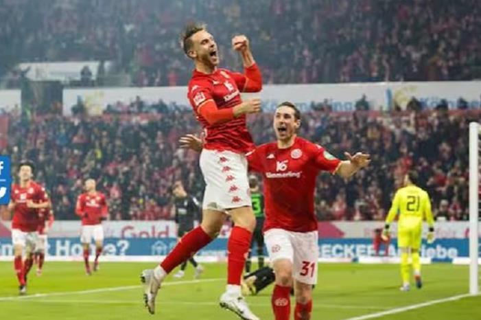 ماينز يكتسح مونشنغلادباخ بالبوندسليغا 9573134_1677273292