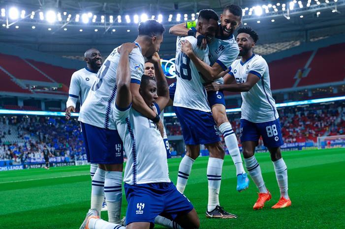الهلال يضرب الدحيل بأول ربع ساعة Fp5vtGUWwAIhMPE