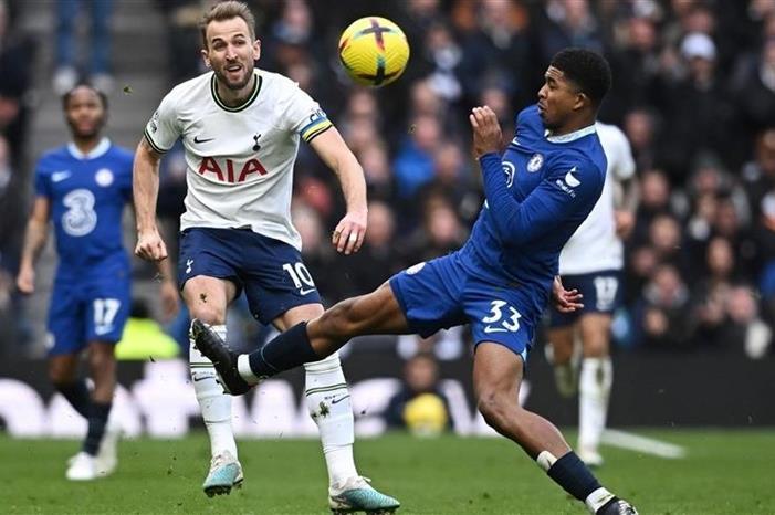 كين يقود توتنهام للإنتصار على البلوز 20232262082246C3