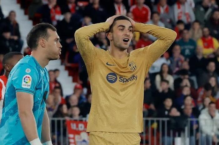 برشلونة يسقط أمام ألميريا بالدوري الإسباني برشلونة1677438632