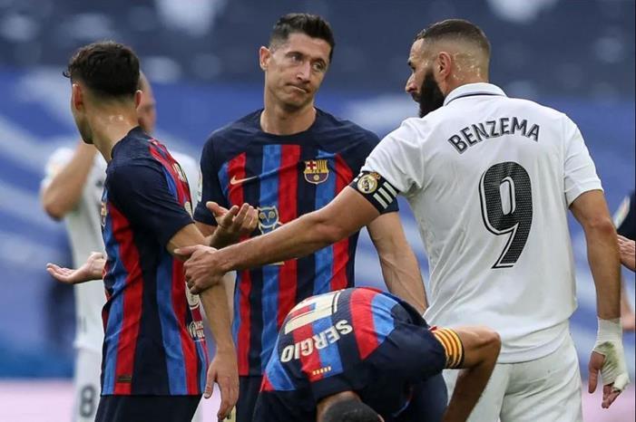 ليفاندوفسكي يغيب عن الكلاسيكو 3