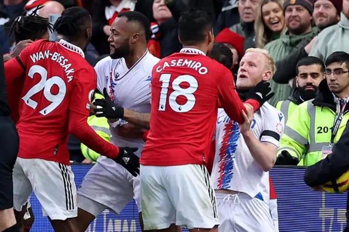 تغريم مان يونايتد وكريستال بالاس 5