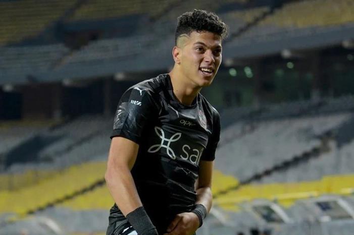 شاهد.. هكذا رحب ميتيلاند بنجم الزمالك عاشور 1