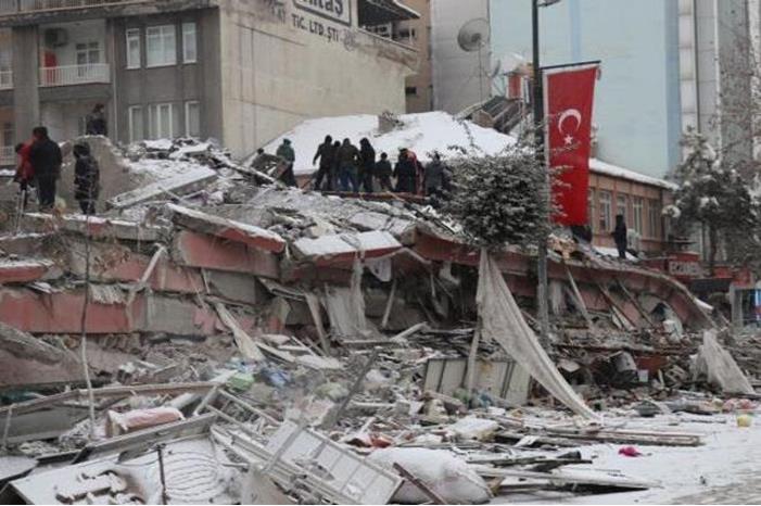 124-133307-turkey-league-suspended-earthquake_700x400