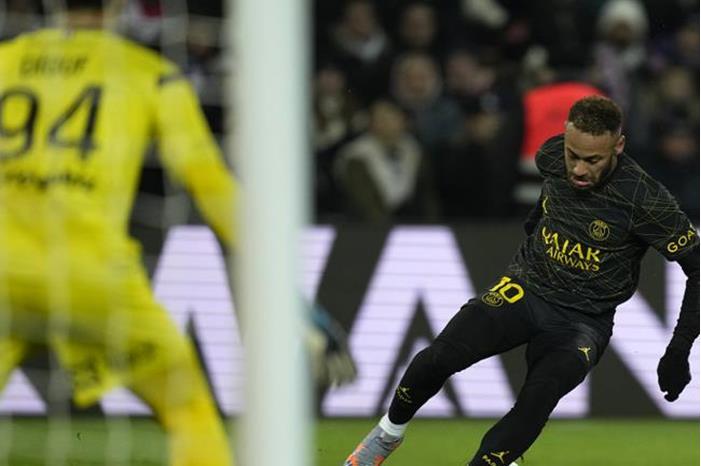 كأس فرنسا.. نيمار يعود إلى تدريبات سان جيرمان قبل لقاء مارسيليا 63e13e794c59b720be5641d3