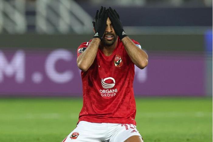 طلب لاعب الأهلي من نجم الريال يفجر غضب جماهير النادي المصري (صورة) 63e4a59c4c59b7410d7ecd04