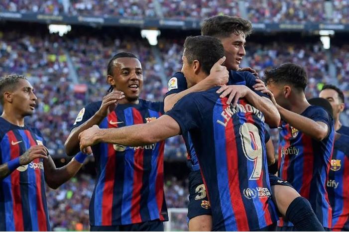 حقيقة تاريخية تمنح برشلونة لقب الليغا 7