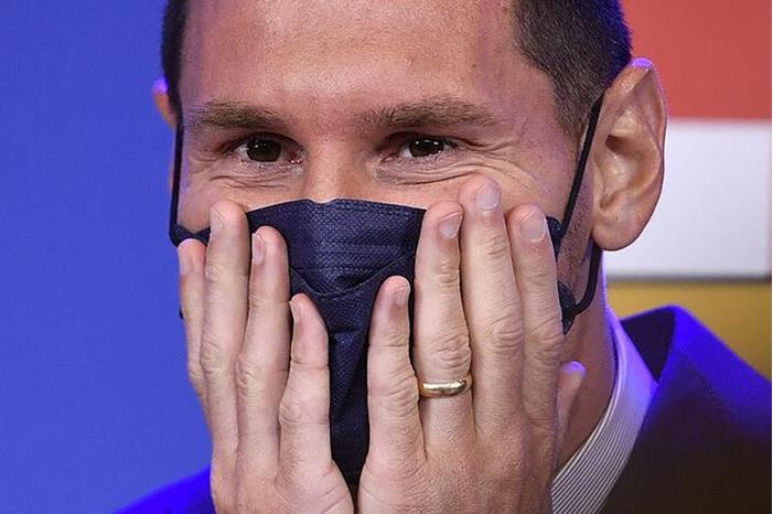 عرض منديل ميسي في المزاد بمبلغ ضخم 65bb32264c59b7635b5eea84