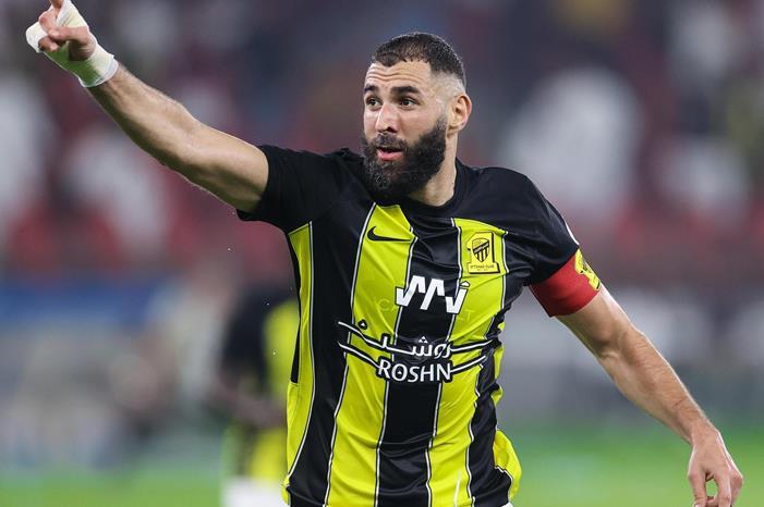 استبعاد بنزيما أمام نافباخور الأوزبكي بأبطال آسيا كريم-بنزيما