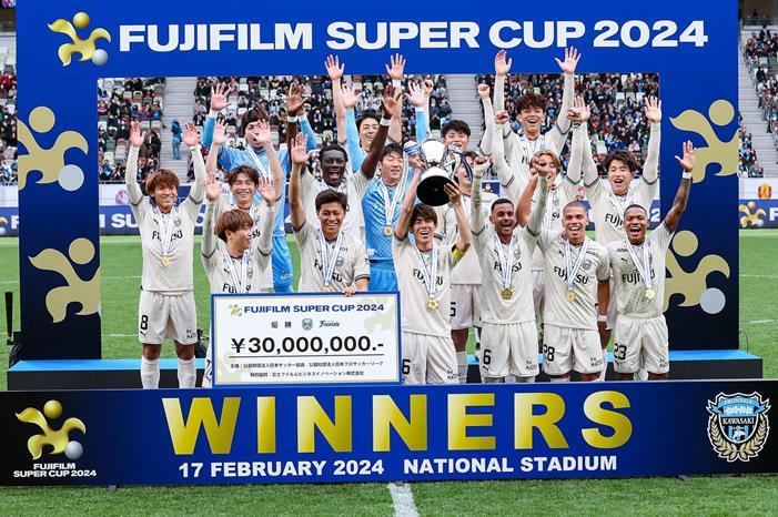 كاواساكي فرونتال بطلا لكأس السوبر الياباني GGi7awTXkAAtjAQ