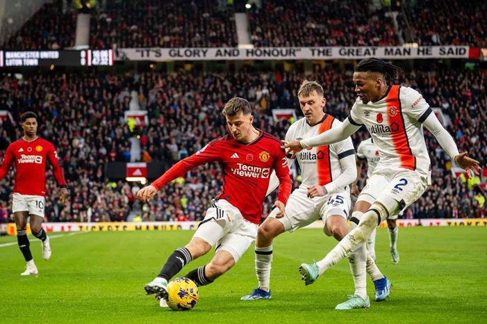 مانشستر يونايتد يواجه لوتون تاون بالدوري الإنجليزي MUFC_v_LTFC_2324_AD_160_LoxTPoBy1699726138394_medium