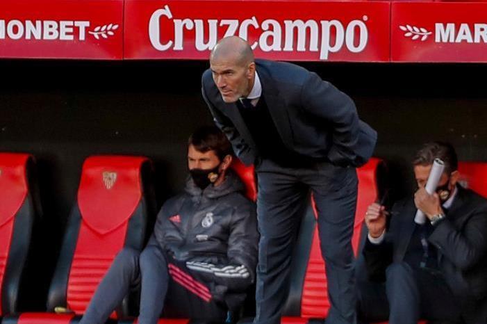 f_img.kooora.comistoreimageskooorareuters_2020-12-05_2020-12-05t162151z_1106940205_up1egc519gfa2_rtrmadp_3_soccer-spain-sev-mad-report_reuters