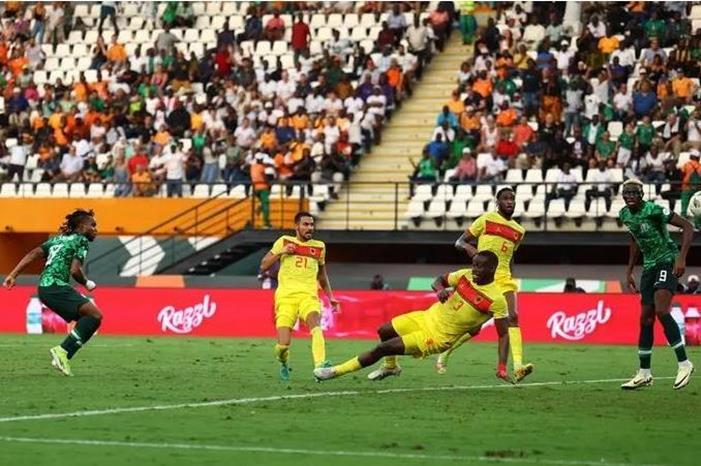 نيجيريا أول المتأهلين إلى نصف نهائي كأس إفريقيا main_image65bd4e5456c38