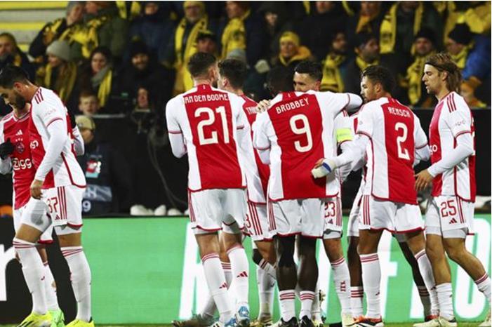 دوري المؤتمر الأوروبي.. أياكس يبلغ ثمن النهائي بشق الأنفس 65d7c50b4c59b75f2f6a7ffc