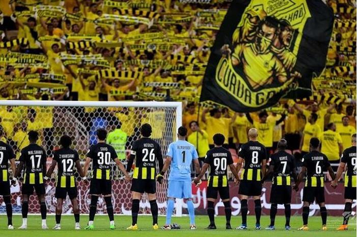 بنزيما يهدر ركلة جزاء.. وحمد الله يتفنن في تسجيل أخرى (فيديو) 65dcf3474c59b709461d7779 (1)