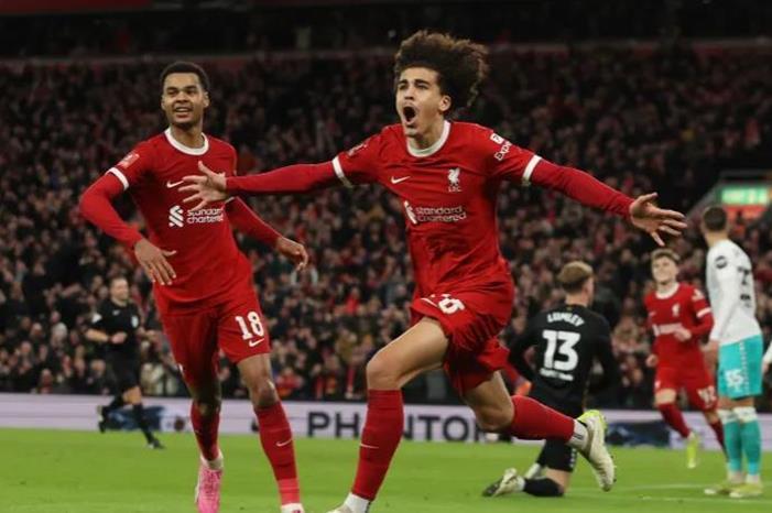 ليفربول يهزم ساوثهامبتون ويواجه مانشستر يونايتد بربع نهائي كأس الاتحاد الإنجليزي 58585