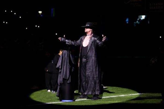 أندرتيكر يفاجئ جماهير الهلال والنصر بطقسه المخيف .. صور IMG-20240208-WA0127