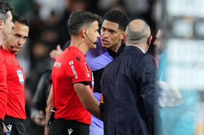 قرار عاجل من ريال مدريد بعد طرد بيلينجهام أمام أوساسونا GettyImages-2053909802-1