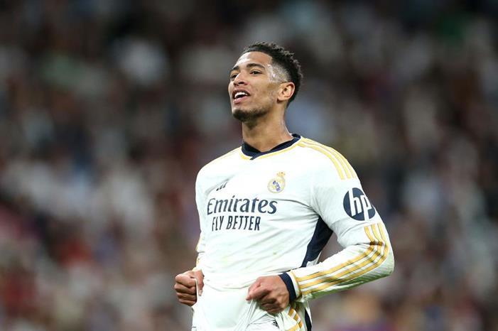 نجم ريال مدريد السابق يُدافع عن بيلينجهام بكلماتٍ ناريةٍ جود-بيلينجهام-1