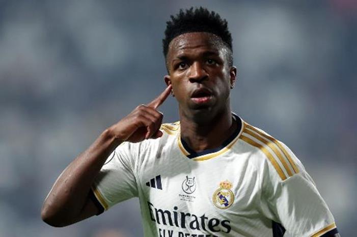 كورتوا يتجاهل الجميع في ريال مدريد باستثناء فينيسيوس Vinicius-Real