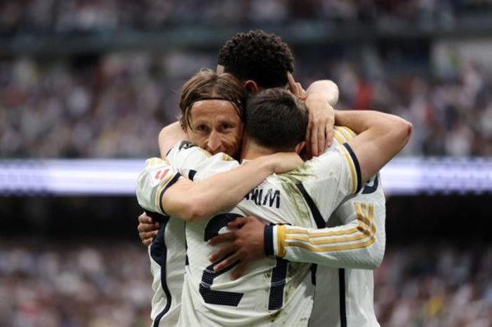 لوكا-مودريتش-ريال-مدريد-2