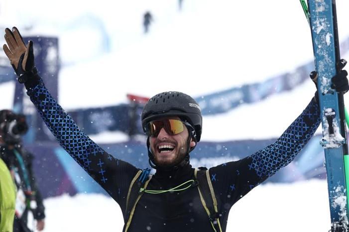 6997185b42360456af76a6f3