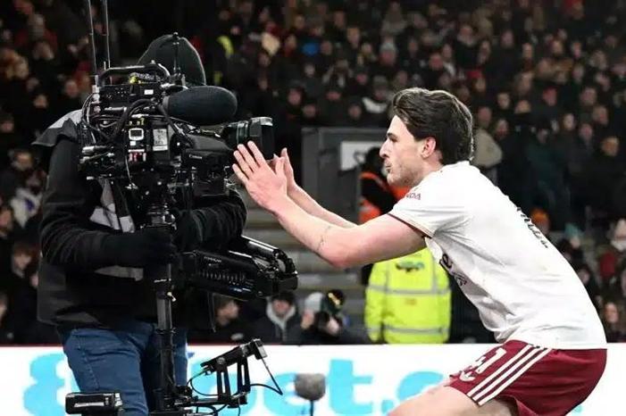 3f53b83e-428a-442a-b040-58170e6e1be2