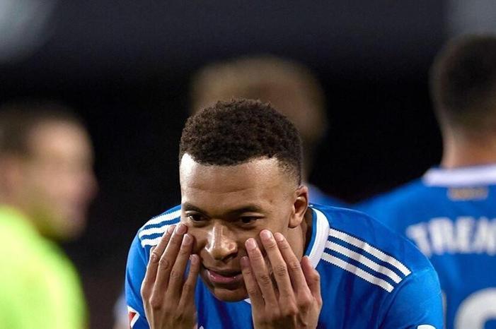 6989cc354c59b74d1928af80